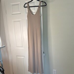 Beige dress : cover up